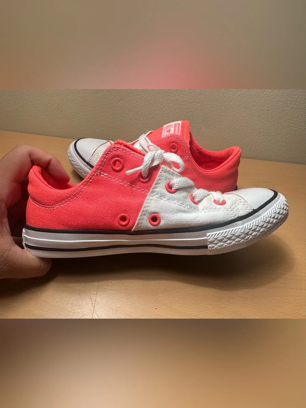 Converse Girls’ CTAS Madison OX White/Hot Punch/Black Shoes Size 2 658106F